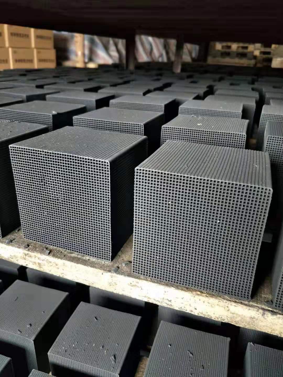 蜂窩<a href='http://www.zjbaoji.com/hxt/' target='_blank'><u>活性炭生產廠家</u></a>