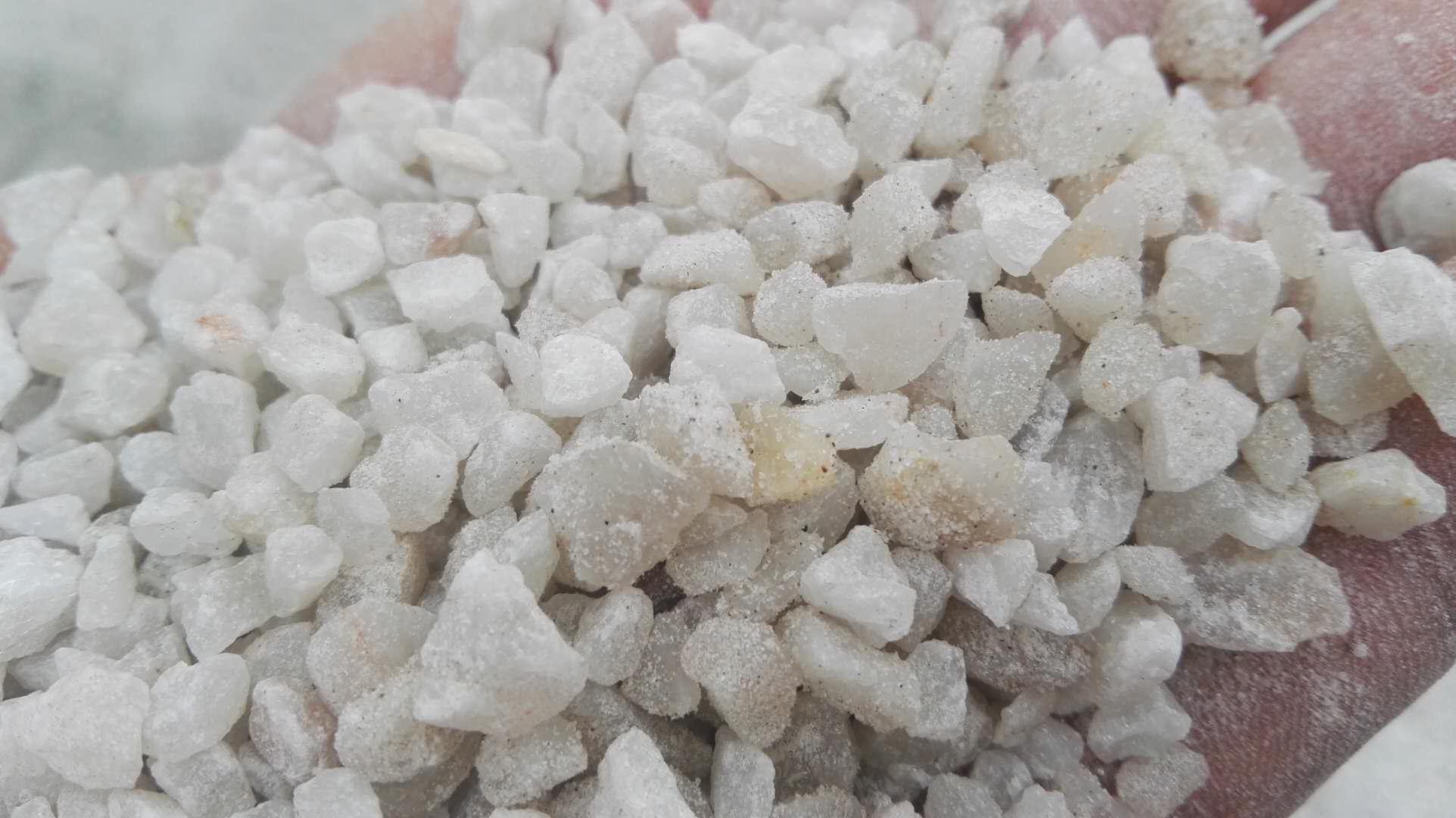 石英砂<a href='http://www.zjbaoji.com/jsll/' target='_blank'><u>濾料生產廠家</u></a>